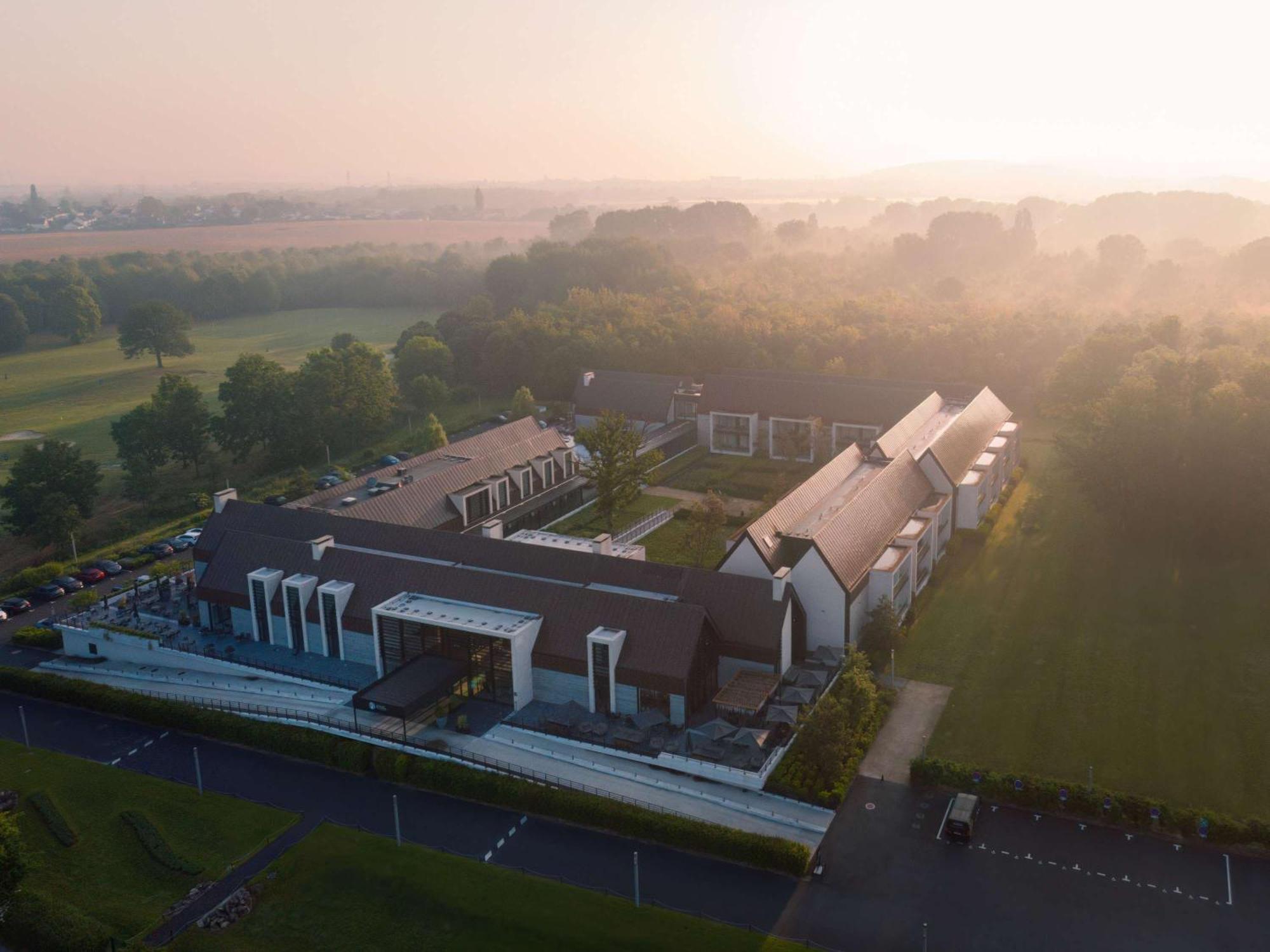 Le Domaine Des Vanneaux Golf Et Spa Mgallery L'Isle-Adam Exterior photo
