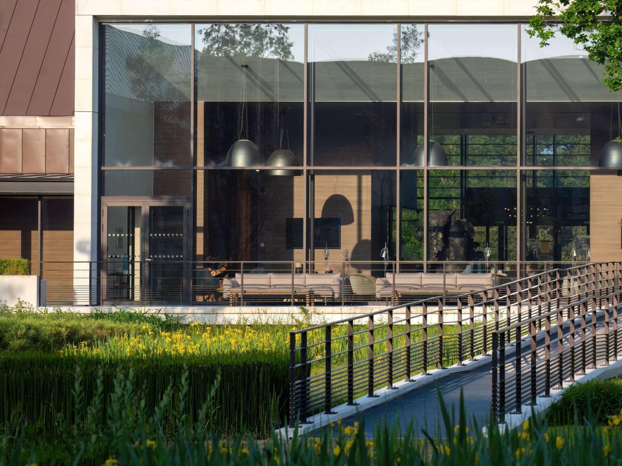 Le Domaine Des Vanneaux Golf Et Spa Mgallery L'Isle-Adam Exterior photo